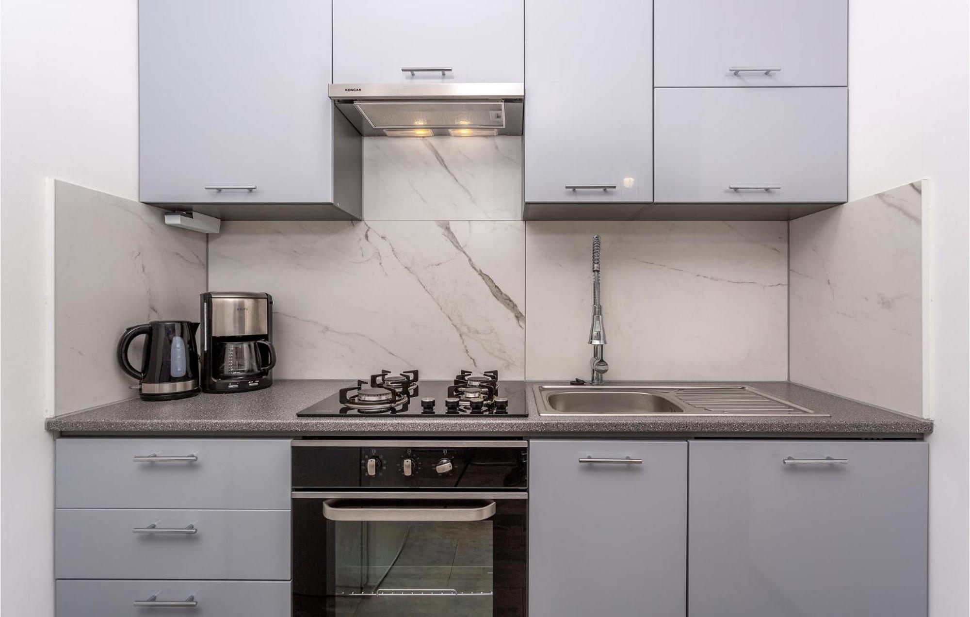 Stunning Apartment In Malinska With Kitchen Exteriör bild