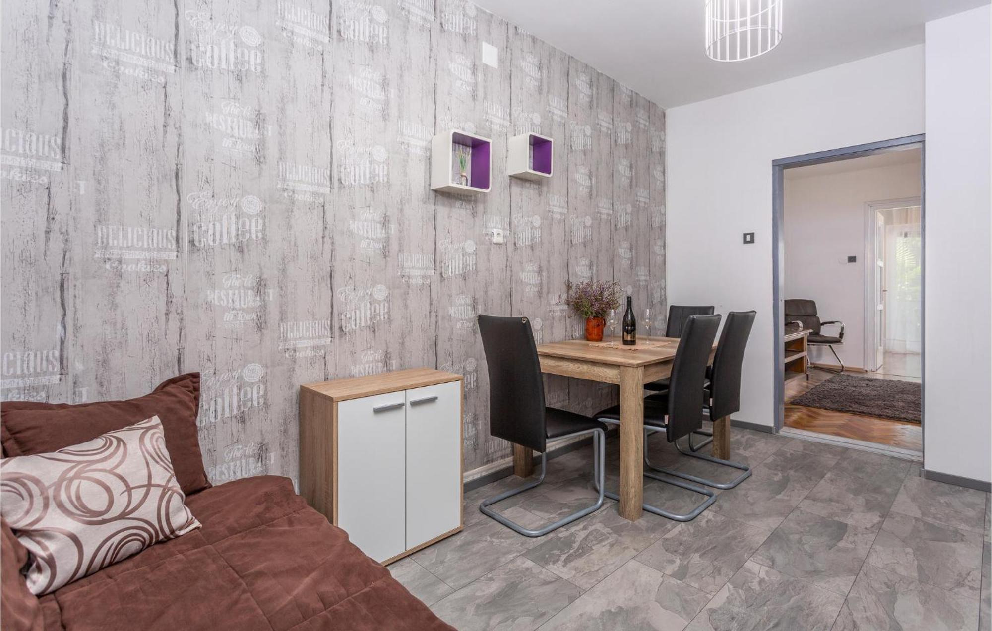 Stunning Apartment In Malinska With Kitchen Exteriör bild